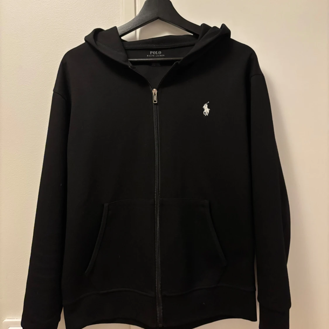 Svart hoodie från Polo Ralph Lauren