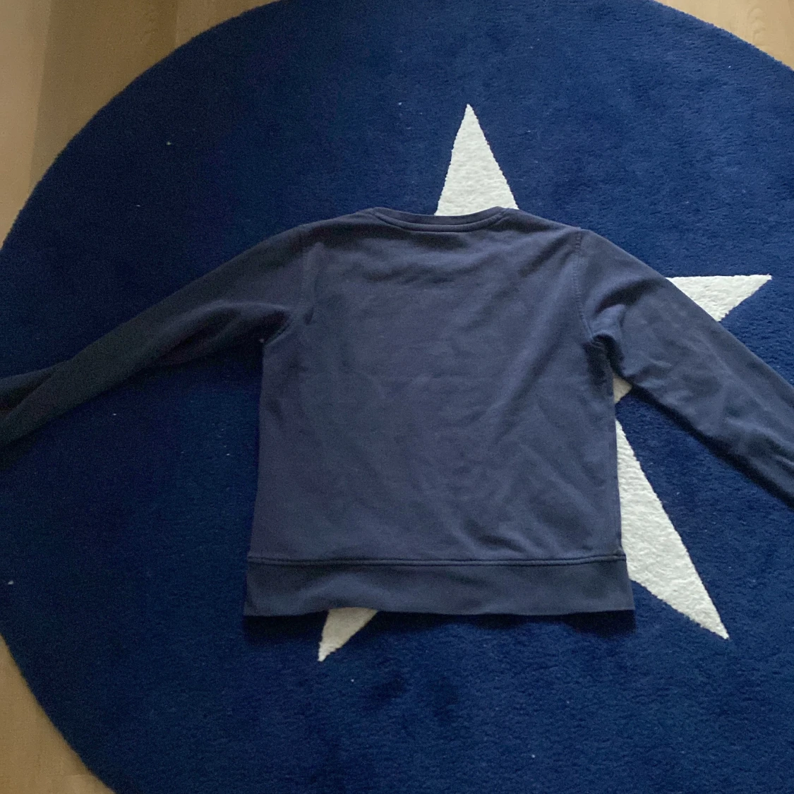 Mörkblå sweatshirt från GANT - 1