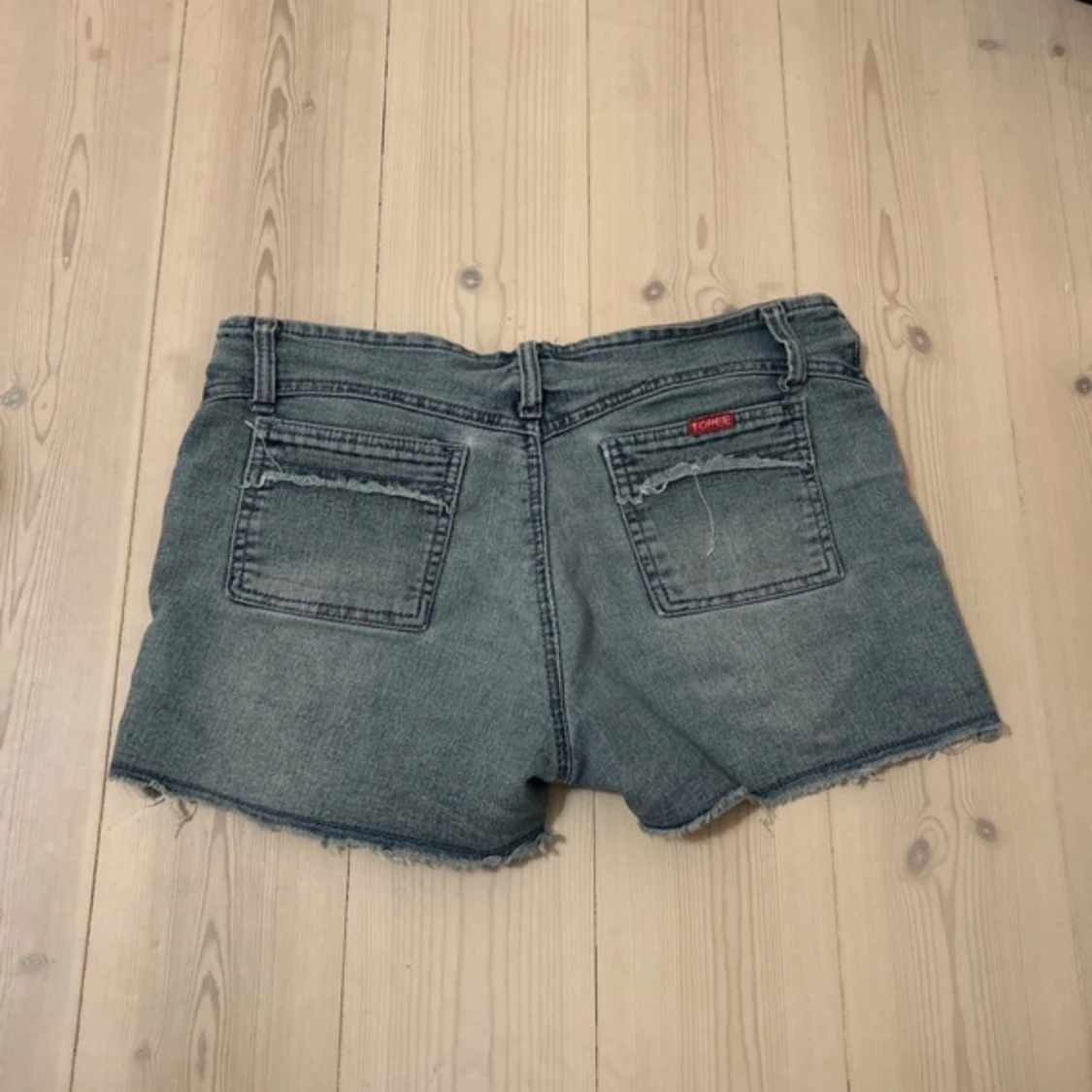 Lågmidjade Jeansshorts med snörning - 2