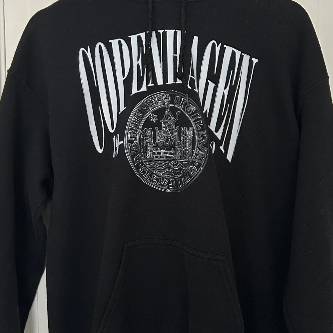 Svart hoodie  - 3
