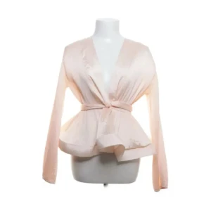 Söt rosa blus - Säljer min supersöta rosa blus, andvänd en gång och har inga defekter🫶🏼