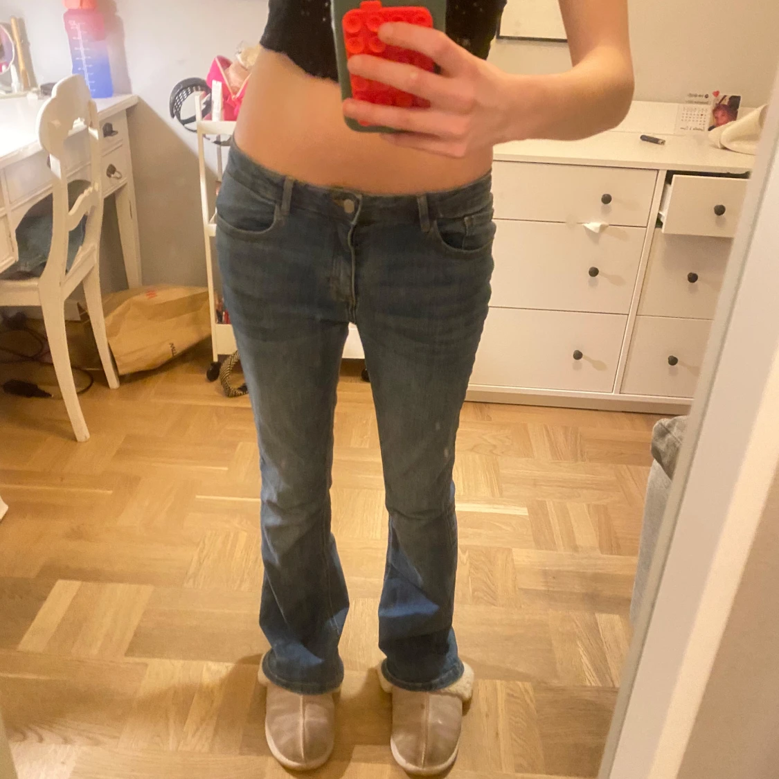 Blå bootcut låga jeans - 2