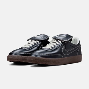 Svarta Nike killshot 2  - Snygga svarta Nike sneakers med vit sula och snörning. Skorna har en klassisk design med en diskret Nike-logga på sidan. Perfekta för en stilren look.