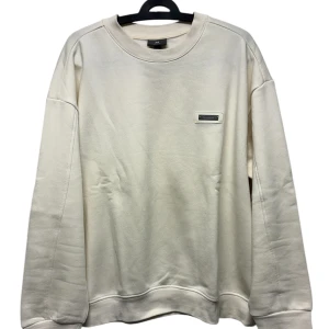 Beige sweatshirt från H&M - Säljer en stilren beige sweatshirt från H&M. Har använt tre gånger.