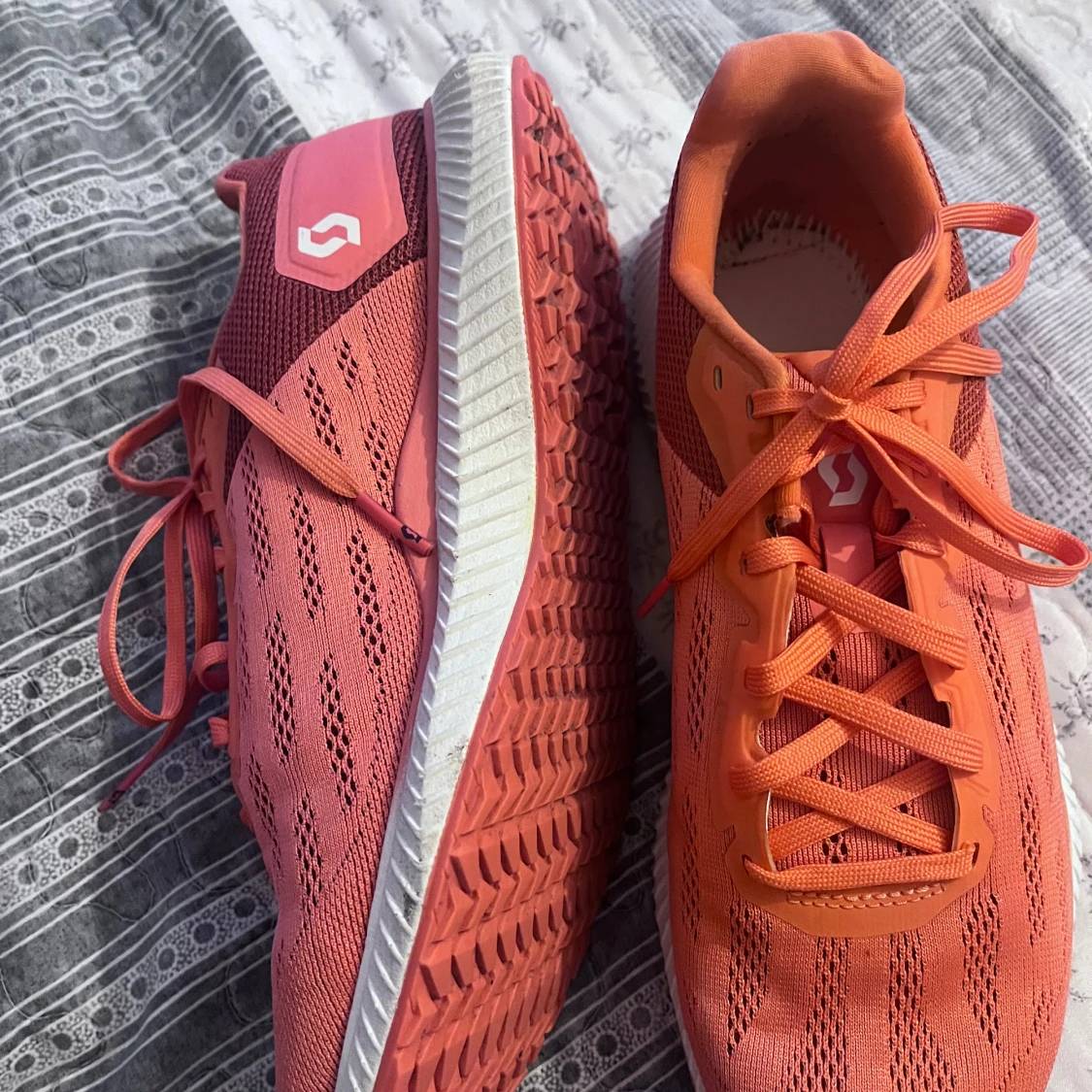 Orange träningsskor från Scott - 2
