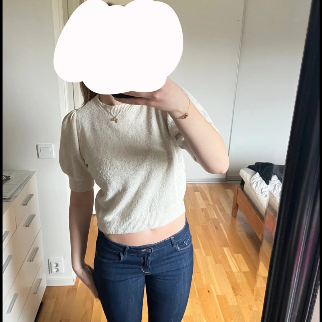 Beige stickad trekvartsärmad tröja