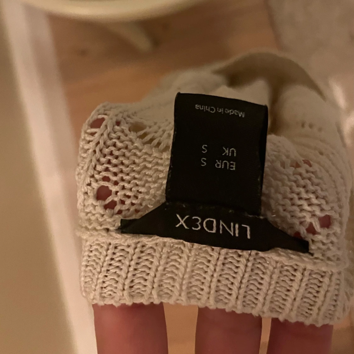 Vit stickad topp från Lindex - 1