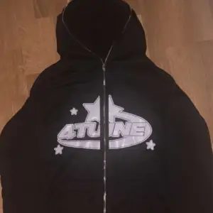 Skön hoddie speciellt nu till hösten knappt använd 