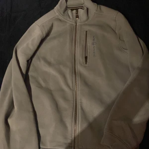 Sail racing 170storlek baby blå - Bra skick baby blå 170storlek utan luva bekväm mycket bra till vintern skulle jag säga 