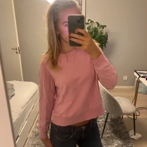 rosa tröja - jätte söt tröja i fin rosa färg, använd men ändå bra skick💕