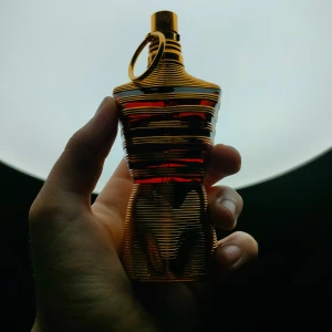 Jean Paul Gaultier Elixir - Jpg elixir, en perfekt doft nu till vintern. Söt och kola aktig. Mer än halva kvar. Hör gjärna av er vid frågor, tack!