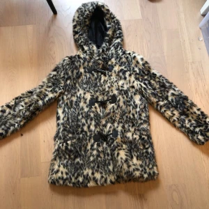 Pälsjacka i leopard - Pälsjacka i leopard!❤️