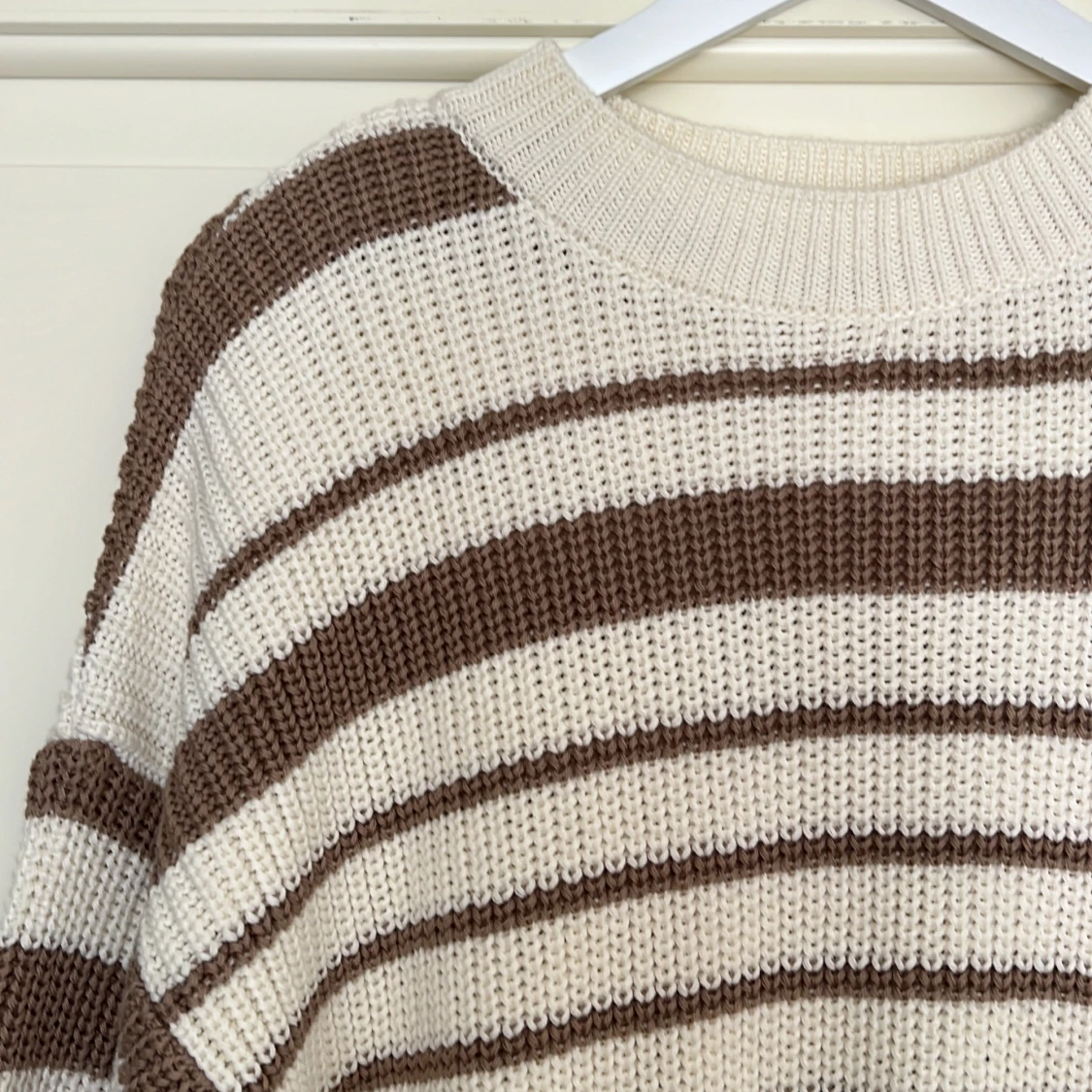 Oversized stickad klänning - 90