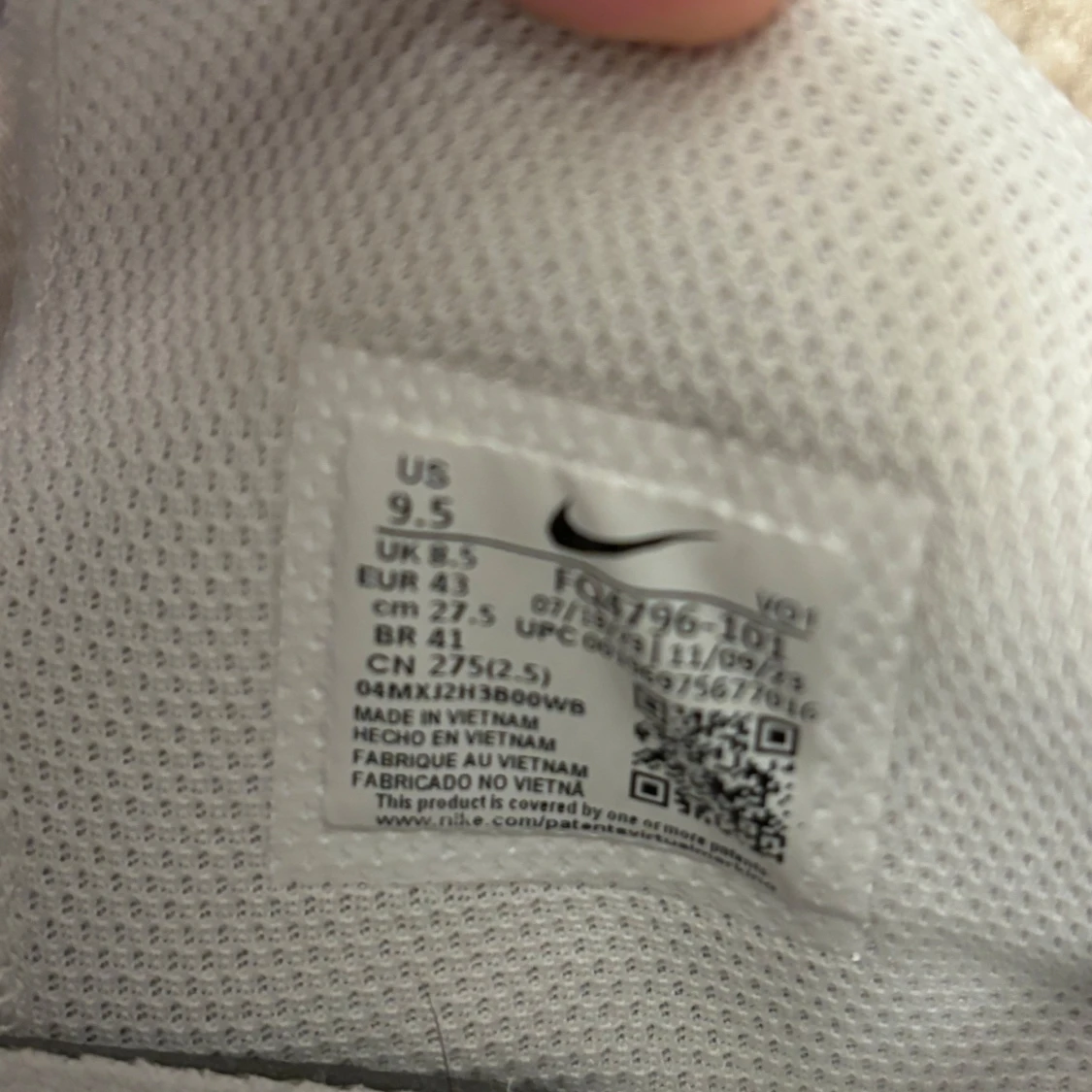 White and black Ja 1 - 93