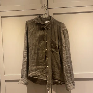 Zara skjorta - En zara skjorta i bra skick bara att jag inte har strykt den  Size L 