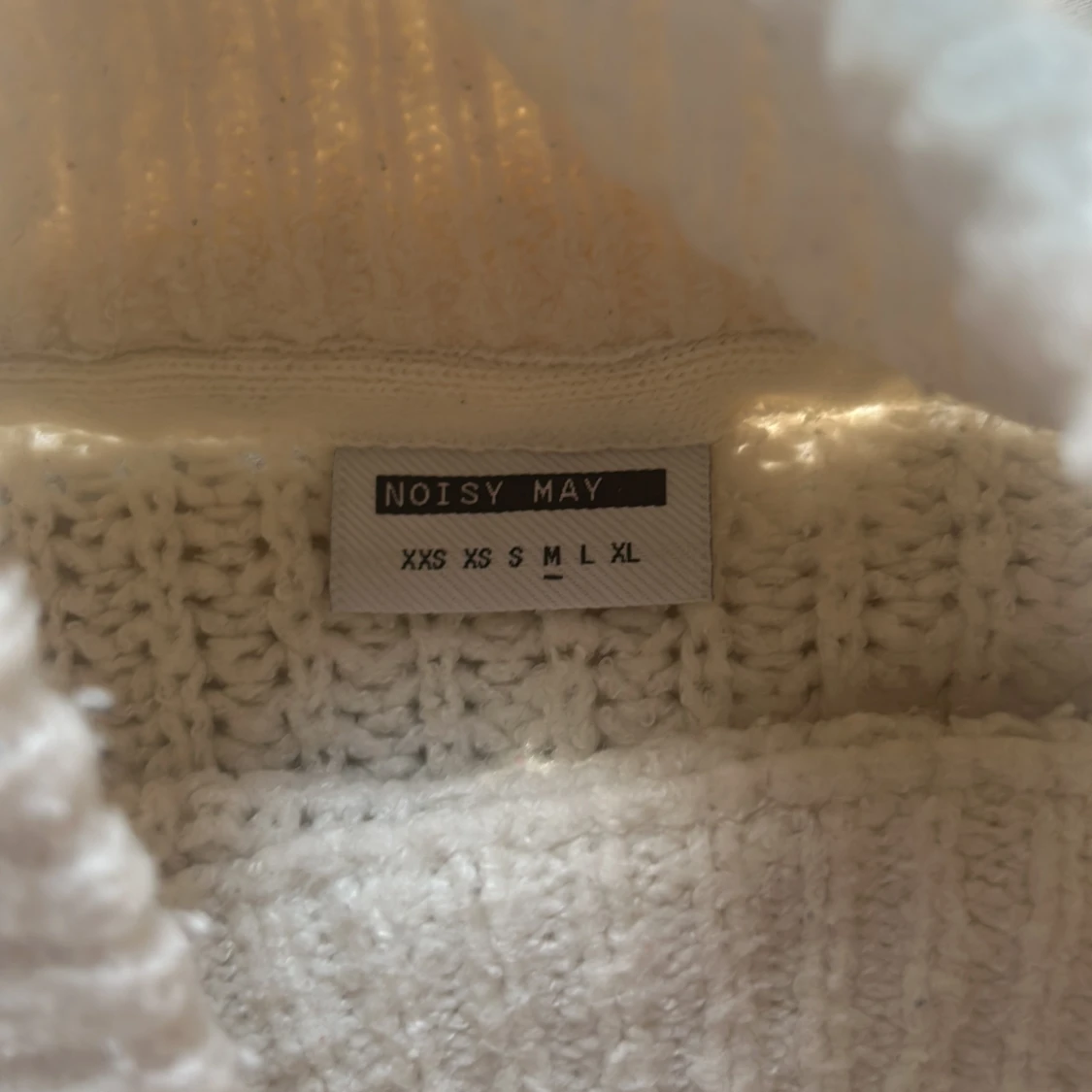 Stickad vit tjocktröja - 91