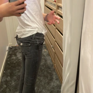 Byxor - Jätte fina byxor jag använ 1-3gånger för köpte förliten storlek, men så snygga!❤️