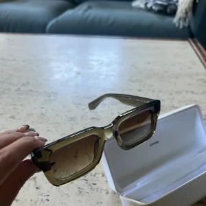 Chimi 05 grön - Säljer mina knappt använda chimi solglasögon i modellen 05!!