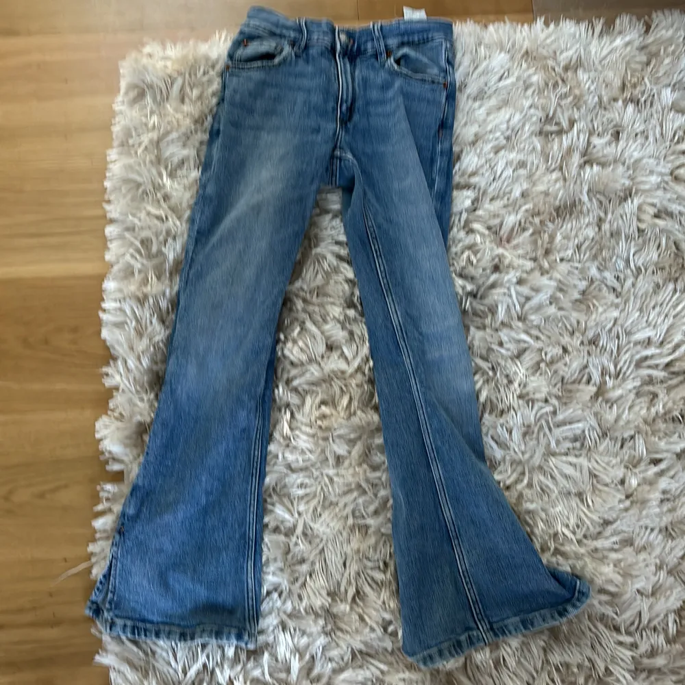  De har vart i min garderob typ ett år men har en vänt inte jättemycket väldigt sköna och snygga. Jeans & Byxor.