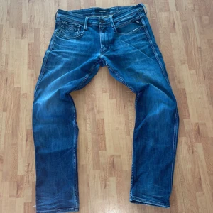 Replay jeans - Riktigt fint skick med en go wash.  Söker byte eller pengar. 
