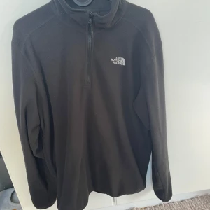 The North Face 1/4 Zip Fleece - Bra skick, knappt använd, kvitto finns om önskas