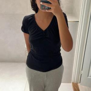 Kappahl tröja  - Säljer en kappahl tröja i storlek 40-42, bra skick 