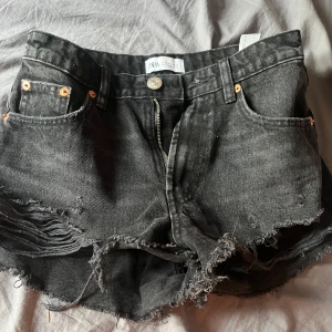 Zara Shorts - Superfina sjorts från zara!💓 Dom är helt oanvända!