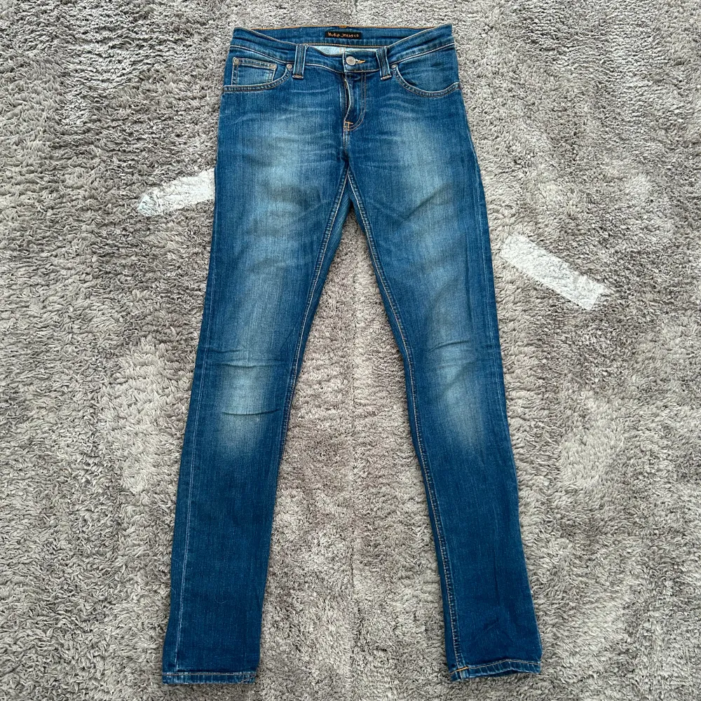 Nudie jeans || Otroligt bra skick  || Köp sker via plick eller Swish || Rabatt vid köp av flera plagg || Mvh, JeansFabriken ||  24. Jeans & Byxor.