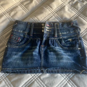 Jeanskjol - Bra skick. St: 34