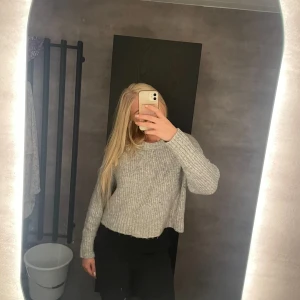 Stickad tröja  - Mysig tjock stickad tröja perfekt till hösten💫