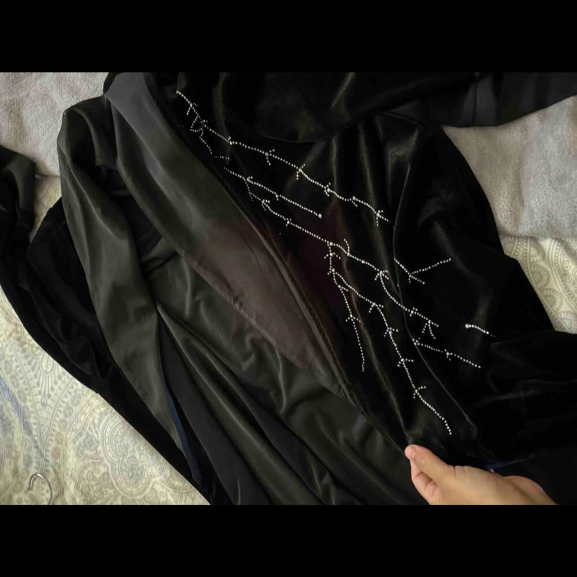 Svart sammet Abaya med pärlor - 91