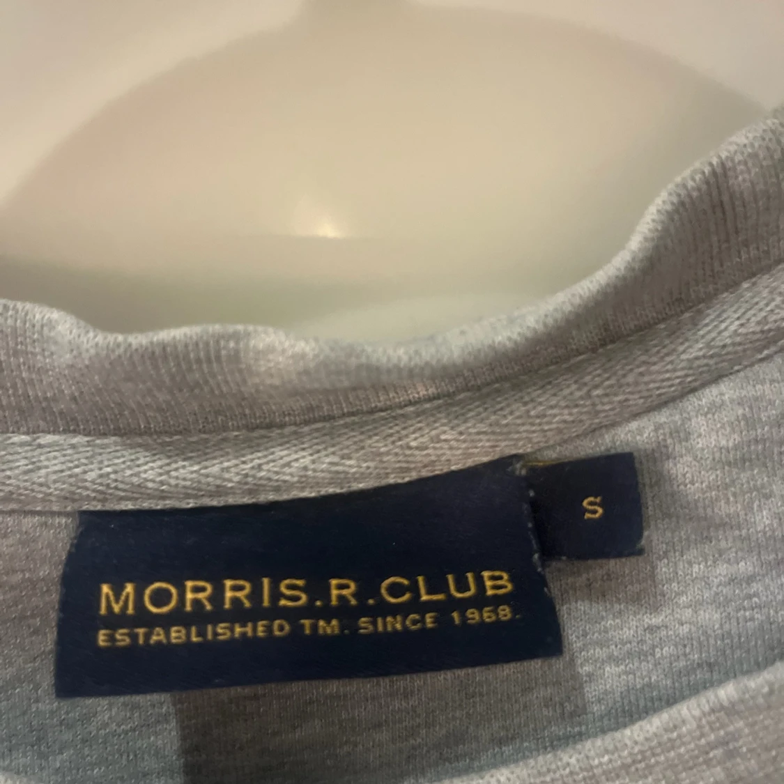 Grå sweatshirt från Morris R. Club - 92