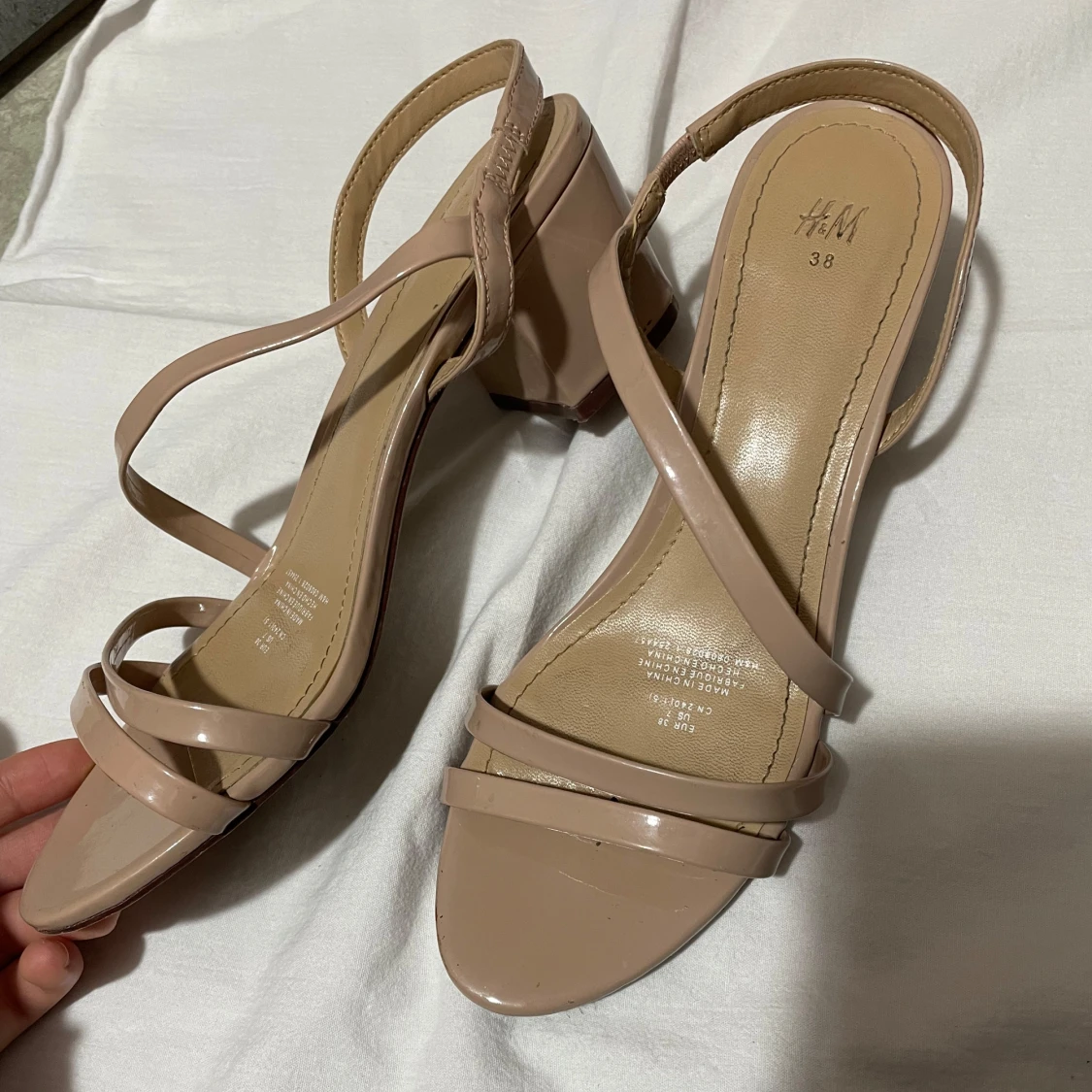 Beige sandaler från H&M - 90