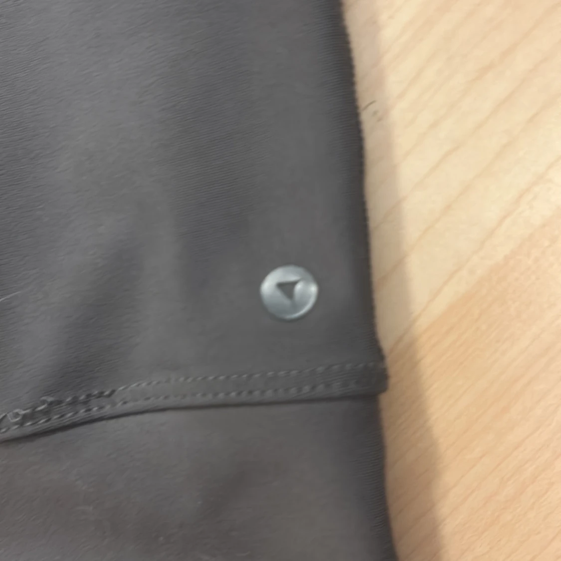 Grå croppad tröja från Aim'n - 92