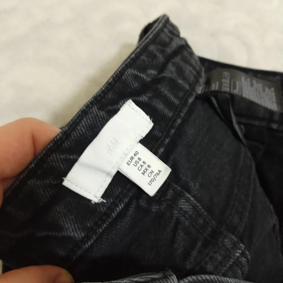Svarta jeans från BikBok och H&M - 92