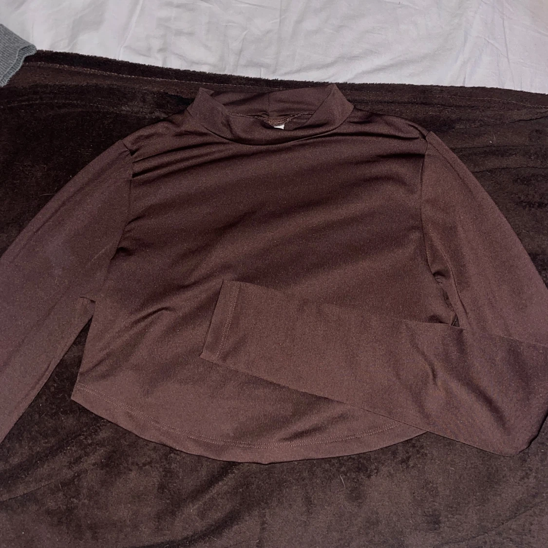 Brun långärmade croppad topp - 90