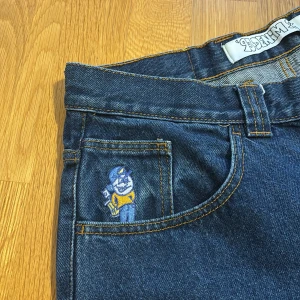 Polar Skate '93 Byxor - Säljer mina Polar Skate byxor då det inte är min stil längre. Har slitage vid hälen. Pris kan diskuteras!