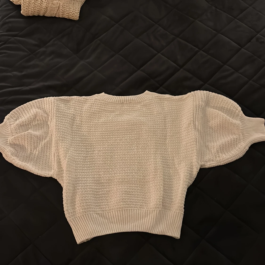 Vit stickad tröja från Lindex - 90