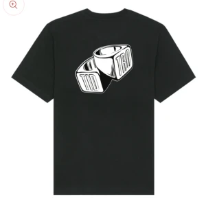 Victor Leksell t shirt - Victor Leksell t shirt som jag köpte på hans konsert i September. Storek L❤️ Säljer då jag vill köpa den i en mindre storlek om de kommer tillbaka in i shoppen❤️