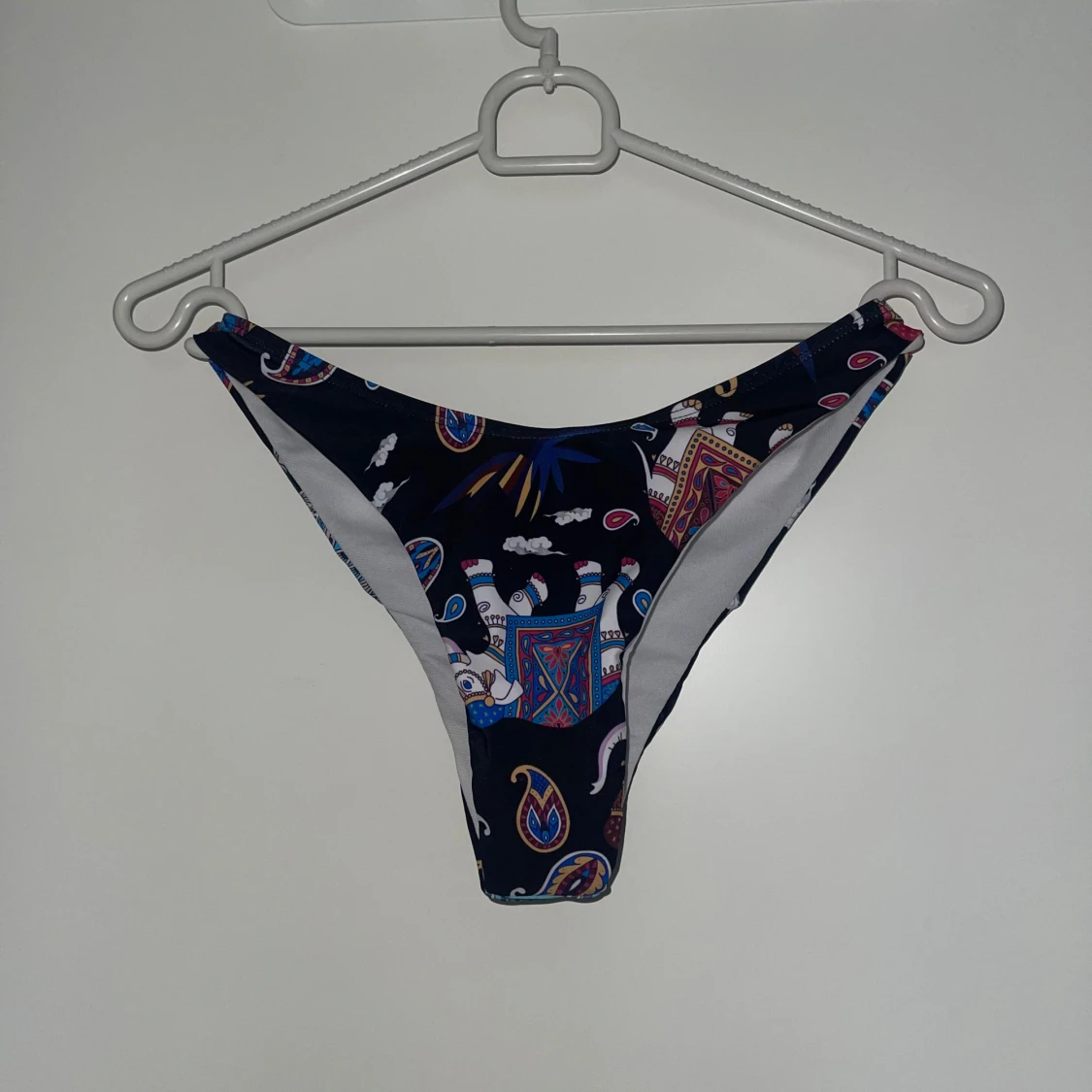 Mönstrad bikiniunderdel