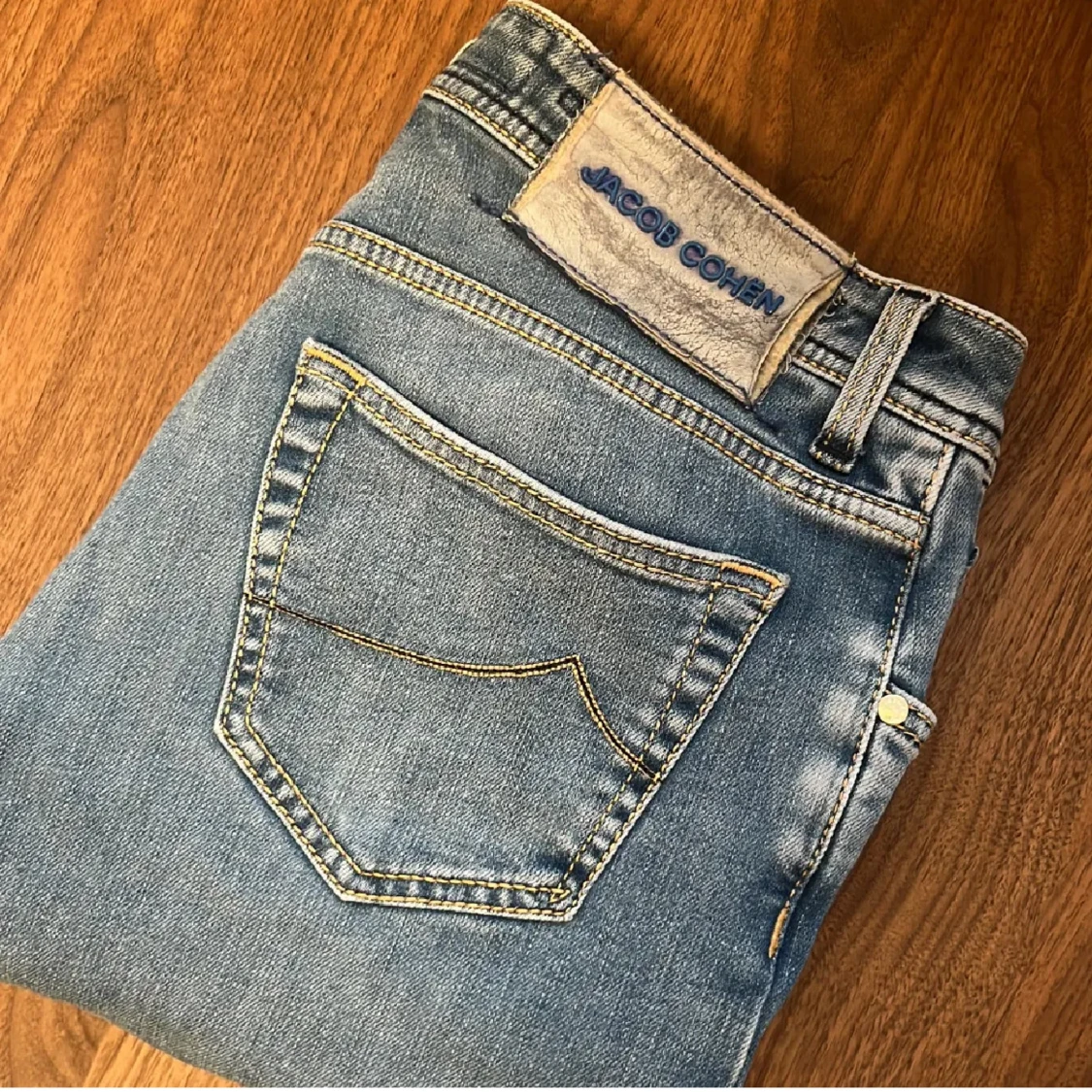 Blå jeans från Jacob Cohen - 1