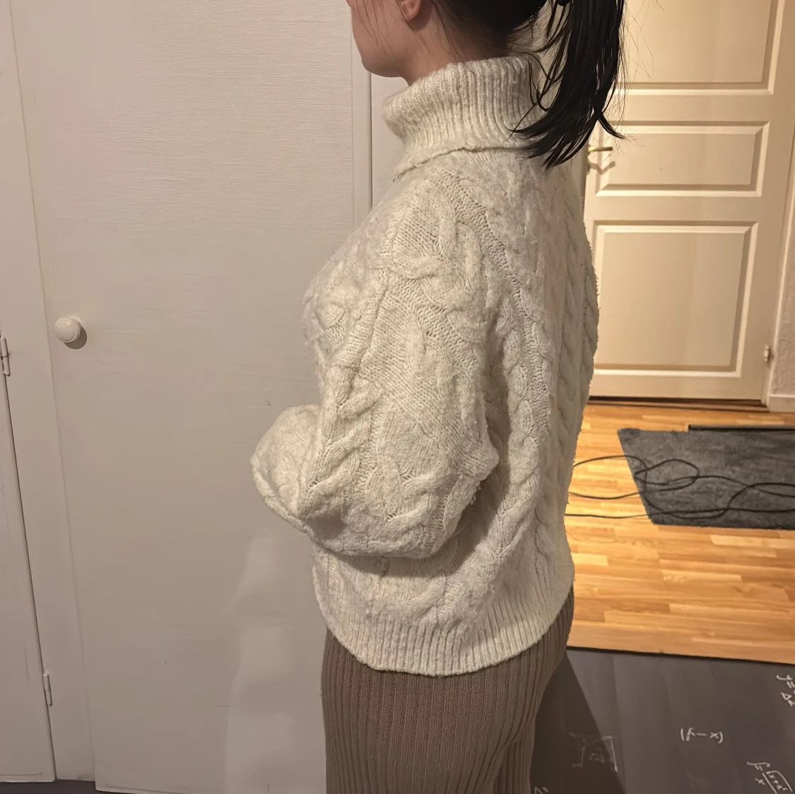 Vit stickad polotröja - 90