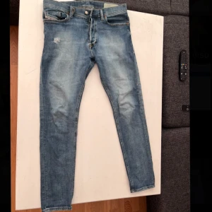 Diesel jeans: nypris 2200kr - Tja säljer nu dessa väldigt snygga och moderna diesel jeans. Hör av dig vid frågor eller intresse. MVH Max😁