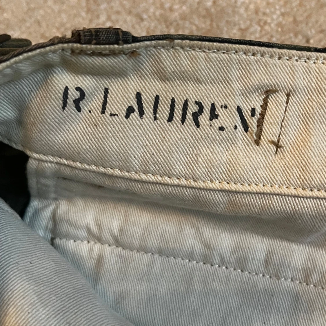 Camouflage cargobyxor med drakbroderi - 43