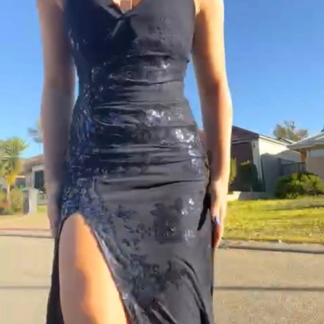 Blå glittrig långklänning - 90