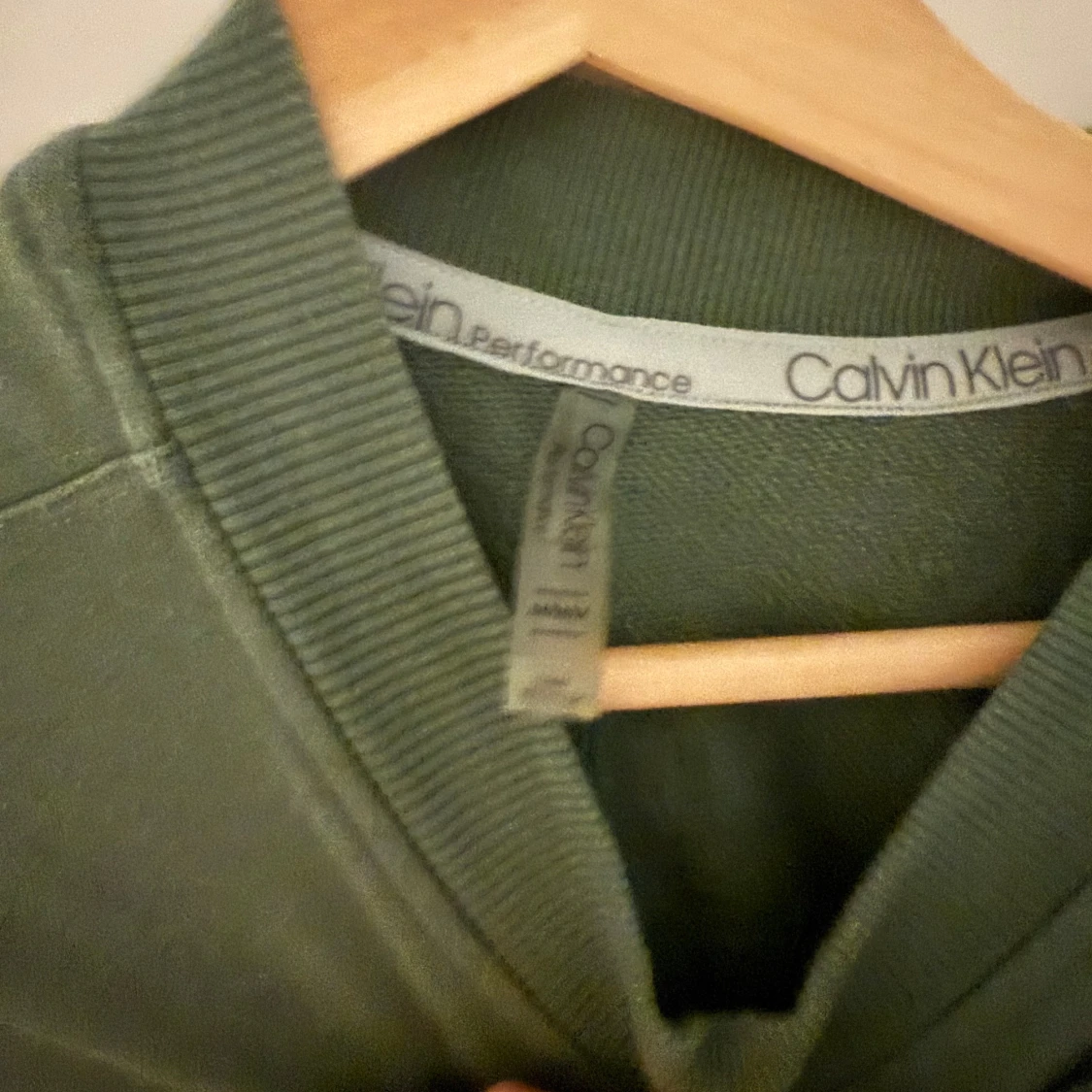 Grön kortärmad tröja från Calvin Klein - 91