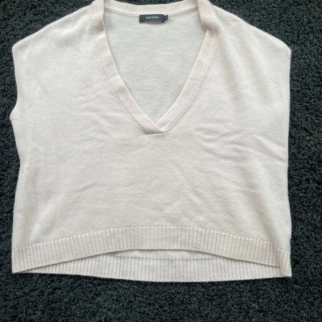 Ljusrosa kashmirtröja/väst från Lisa Yang - 90