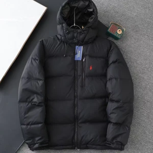 Polo ralph Lauren puffer jacka  - Äntligen går det att beställa polo ralph Lauren puffer jackan som alla har väntat på 🤩 för endast 2149 kr . Finns i alla storlekar och modeller, skriv vid intresse. Pris går att diskutera vid snabbaffär 😇
