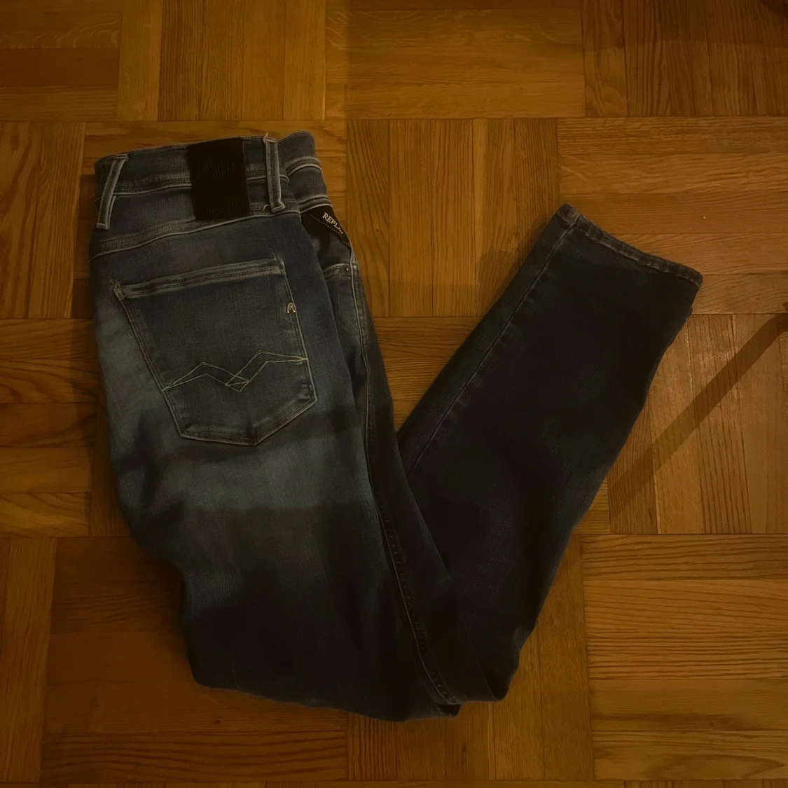 Blåa replay anbass jeans storlek 28/29 w - 91