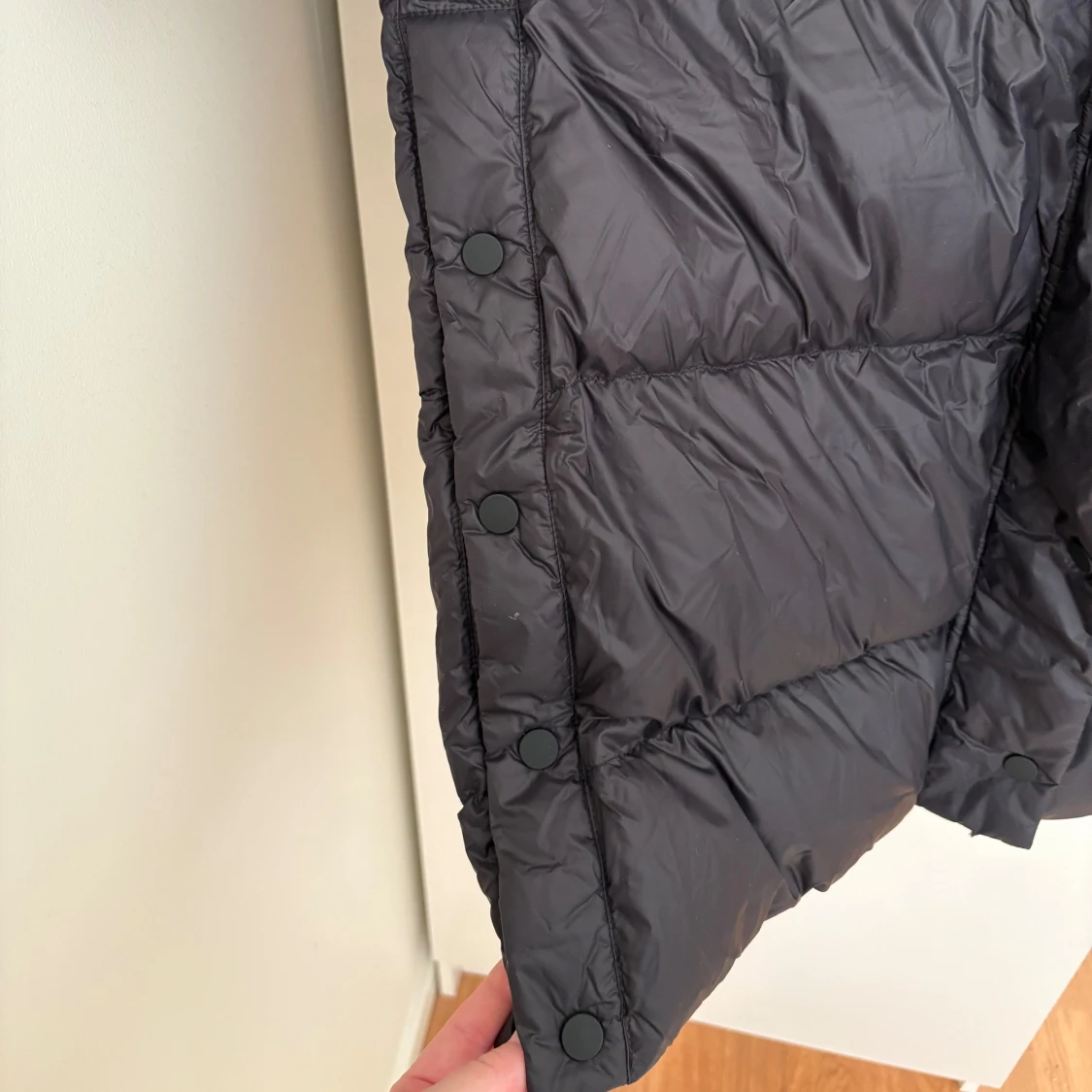 Svart lång dunjacka - 92